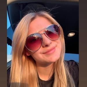 Meet your Posher, Bailey